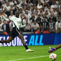 Wilfred Ndidi, ilk gol&uuml;n&uuml; attı