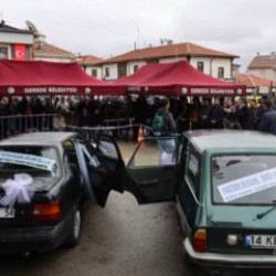 2 otomobil cami inşaatı i&ccedil;in 410 bin TL'ye satıldı