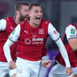 4. lig ekibi Fleetwood Town Arsenal'i kupada eledi!