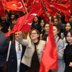 Bir dakikalık s&uuml;reyi aşan Başkan Şahin&rsquo;den gen&ccedil;lere gezi s&ouml;z&uuml;