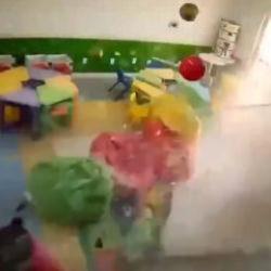 Brezilya&rsquo;da k&uuml;&ccedil;&uuml;k u&ccedil;ak anaokuluna d&uuml;şt&uuml;! O anlar kamerada