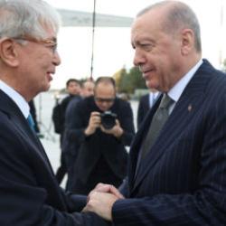 Cumhurbaşkanı Erdoğan'dan Tokayev'e sıcak karşılama: COP31'e davet etti