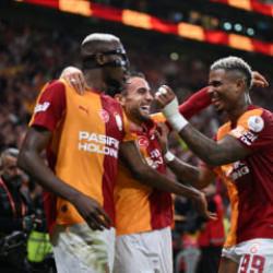 Galatasaray Konyaspor ma&ccedil;ı kamp kadrosunu a&ccedil;ıkladı!