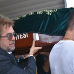 Engin Altan D&uuml;zyatan'ın babası son yolculuğuna uğurlandı