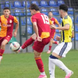 &Ccedil;ağrı Balta Fenerbah&ccedil;e'ye yetmedi! Galatasaray U19, derbiyi geriden gelip kazandı