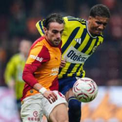 Fenerbah&ccedil;e Galatasaray'ı yenemiyor!