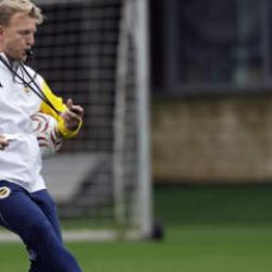 Fenerbah&ccedil;e, G&ouml;ztepe ma&ccedil;ının taktiğini Dirk Kuyt'la &ccedil;alıştı