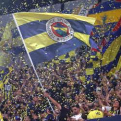 Fenerbah&ccedil;eli taraftarlar S&uuml;per Lig ekibinin hocasını istiyor! Herkes aynı ismi paylaştı