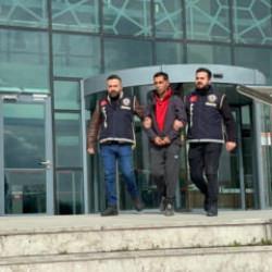 Kırıkkale'de babasını bı&ccedil;aklayarak &ouml;ld&uuml;ren ş&uuml;pheli tutuklandı