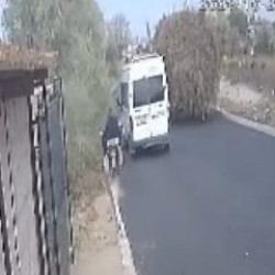 Niğde'de sollama yaparken şarampole devrilen motosikletli ağır yaralandı