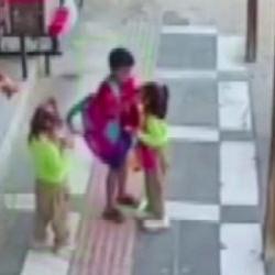 Şanlıurfa'da y&uuml;reklere dokunan ağabeylik! İki kardeşinin y&uuml;k&uuml;n&uuml; omuzladı 