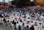 50 bin komşu birlikte iftar açtı