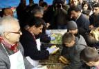 Dev mangalda pişen 5 ton hamsiyi yediler