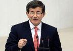 Davutoğlu Meclis'te ilk kimin elini sıktı?