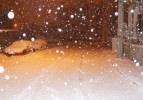 Erzurumlular güne lapa lapa karla uyandı