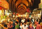 İstanbul'da bayram alışverişi yoğunluğu yaşanıyor