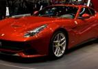 Ferrari F12berlinetta'ya altın direksiyon