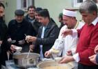 İmamdan cemaate aşure ikramı