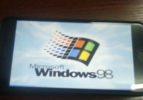 iPhone 6'da Windows 98 &ccedil;alıştırdılar