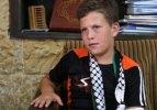 İsrail askerinin boğazını sıktığı çocuk konuştu
