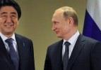 Japonya Başbakanı Putin'e koştu