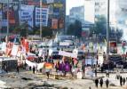 Polis ekipleri Taksim Meydanı'na girdi