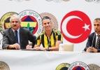 Robin Van Persie imzayı attı!