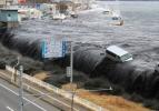 4.5 metrelik tsunami dalgaları vurdu