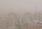 Şehri toz bulutu kapladı