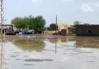 Sınır köylerini sel vurdu