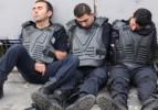 Taksim'deki polislerin i&ccedil; burkan g&ouml;r&uuml;nt&uuml;leri-Galeri