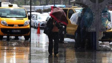 İstanbul'u yağmur vurdu! Trafik felç