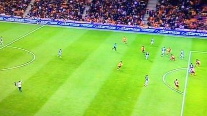 Derbide sahaya bir taraftar girdi 