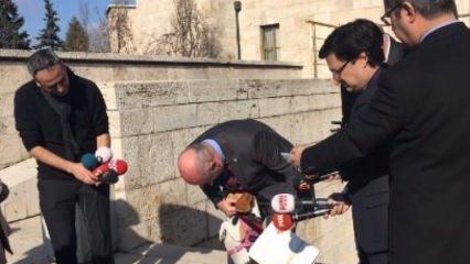 CHP'li Tanal Meclis'e köpeğiyle geldi
