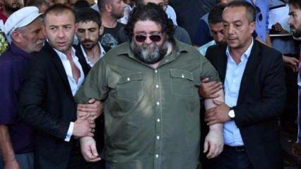 Polis gözetiminde geldi! İki oğlunu toprağa verdi