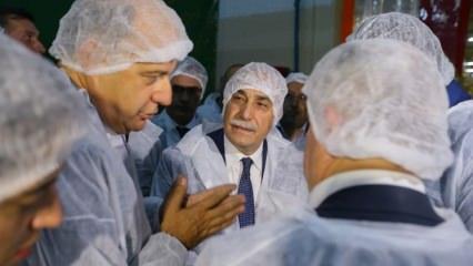 Bakan kuru üzüm satış töreninde! Verdiği fiyat...