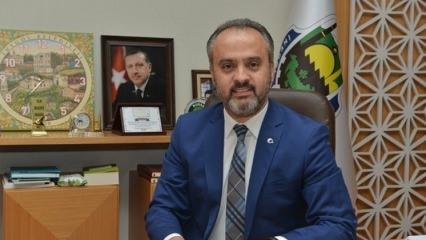 Alinur Aktaş kimdir? Aslen nereli kaç yaşındadır?
