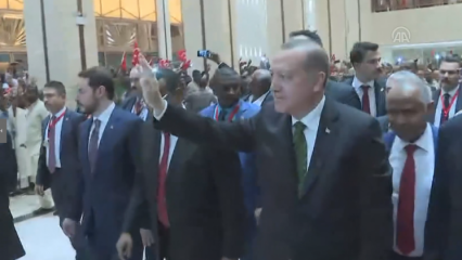 Cumhurbaşkanı Erdoğan'a yoğun sevgi gösterisi