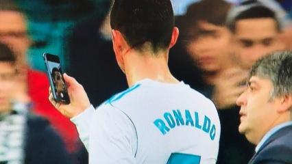 Ronaldo'dan ilginç hareket! Ön kameradan baktı