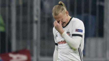 Beşiktaş'ın yıldızı gözyaşlarını tutamadı