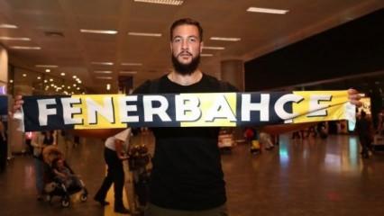 F.Bahçe'nin yeni transferi İstanbul'a geldi