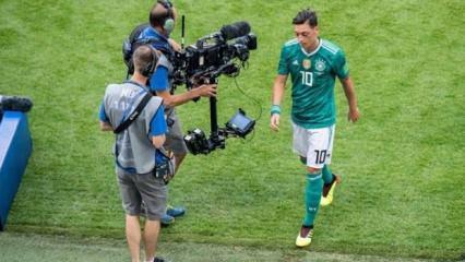 Mesut Özil Almanya basınını ikiye böldü 