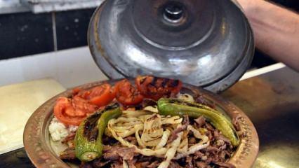 Lezzetinin sırrı sosu: Sebzeli Bodrum d&ouml;neri