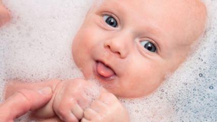 Bebekleri tuzla yıkamak zararlı mı? Yenidoğan bebek tuzlama adeti nereden geliyor?