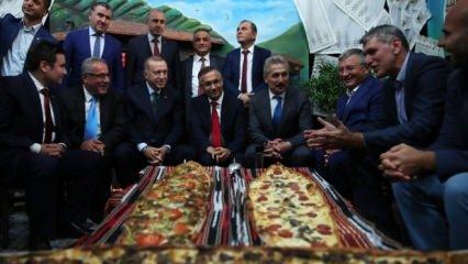 Erdoğan, 11. Rize Tanıtım Günleri stantlarını ziyaret etti