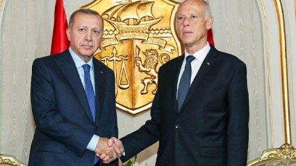 Cumhurbaşkanı Erdoğan, Tunus'ta! Dikkat çeken anlar...