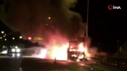 Cenaze taşıyan otobüs alev alev yandı