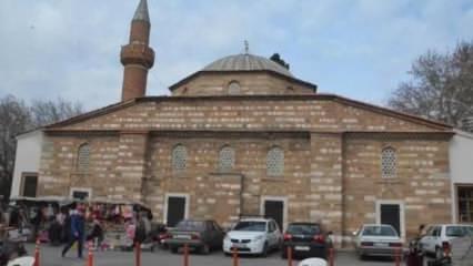 Manisa'da tarihi cami ibadete kapatıldı