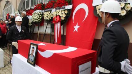 Şehit cenazesinde CHP'ye öfke! Çelenk paramparça edildi