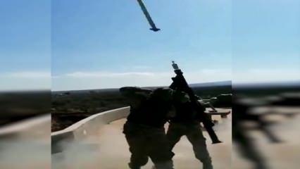 İdlib'de rejime ait helikopterin düşürülme anı